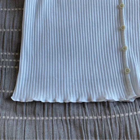 Old Navy Ribbed Button-Down Lettuce-Edge Top Calla Lilies White Small T shirt - Picture 6 of 11